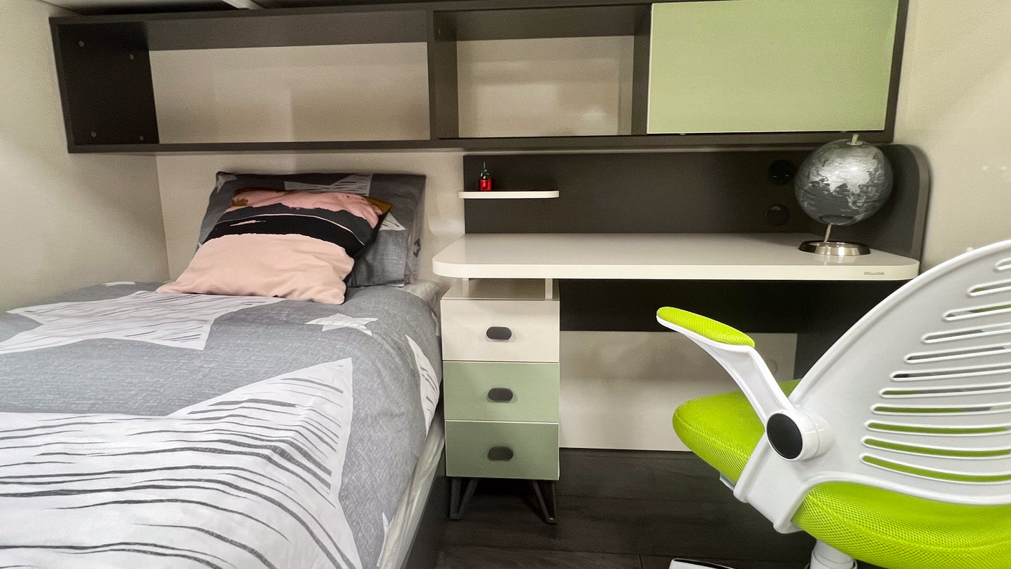 Menty Young Bedoom Set