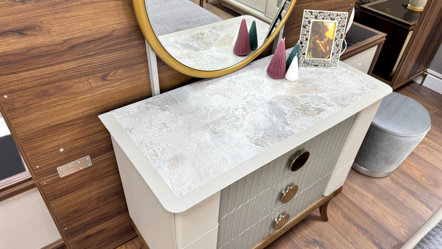 Pesaro Bedroom Set (Sliding Door) Display