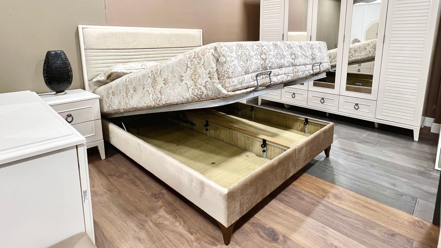 Vilza Bedroom Set