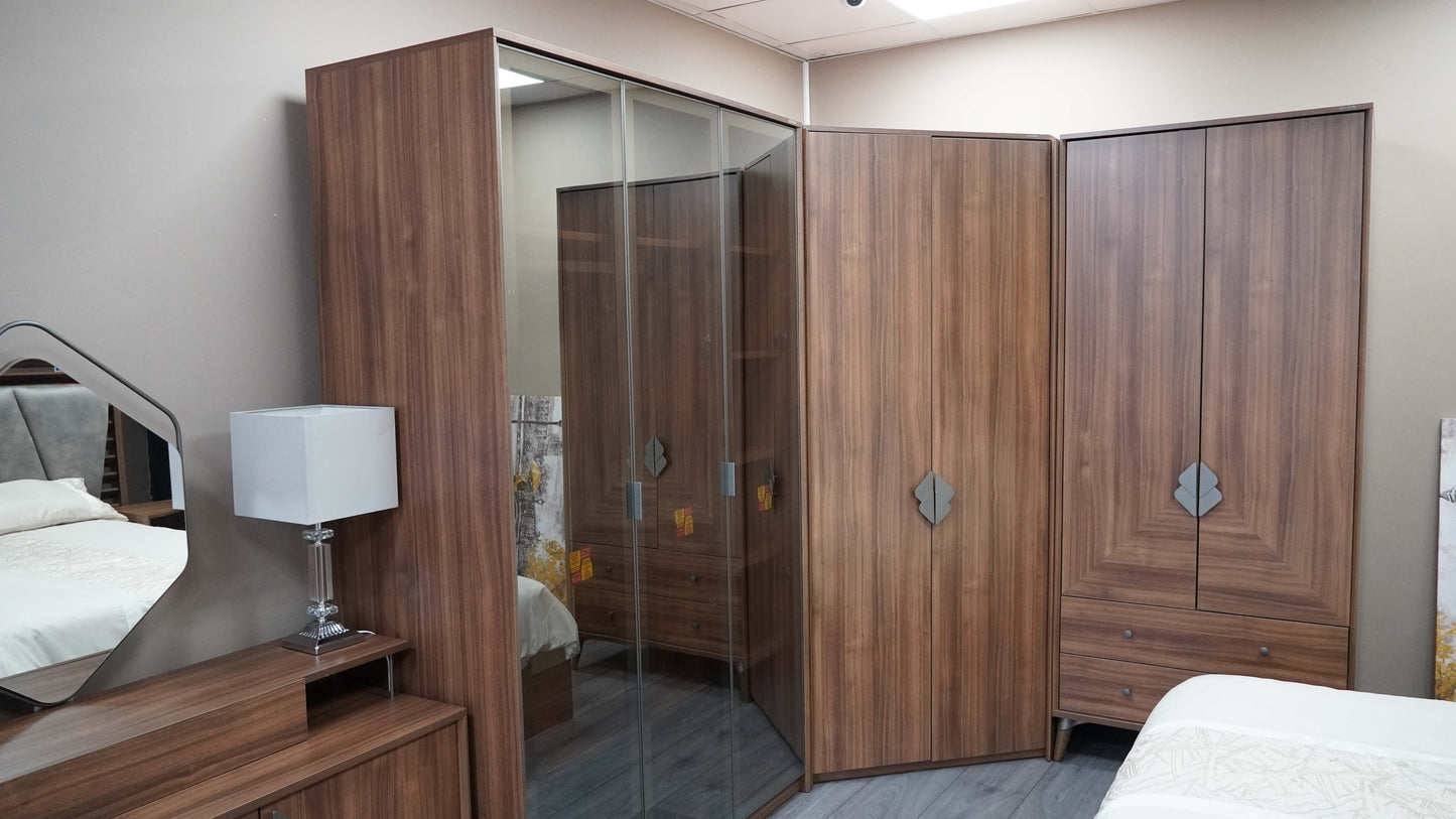 Loren Bedroom Set