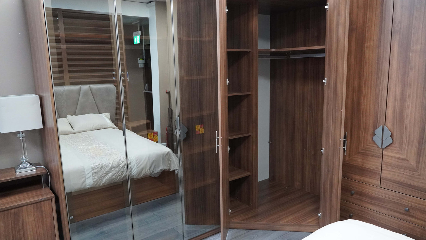 Loren Bedroom Set