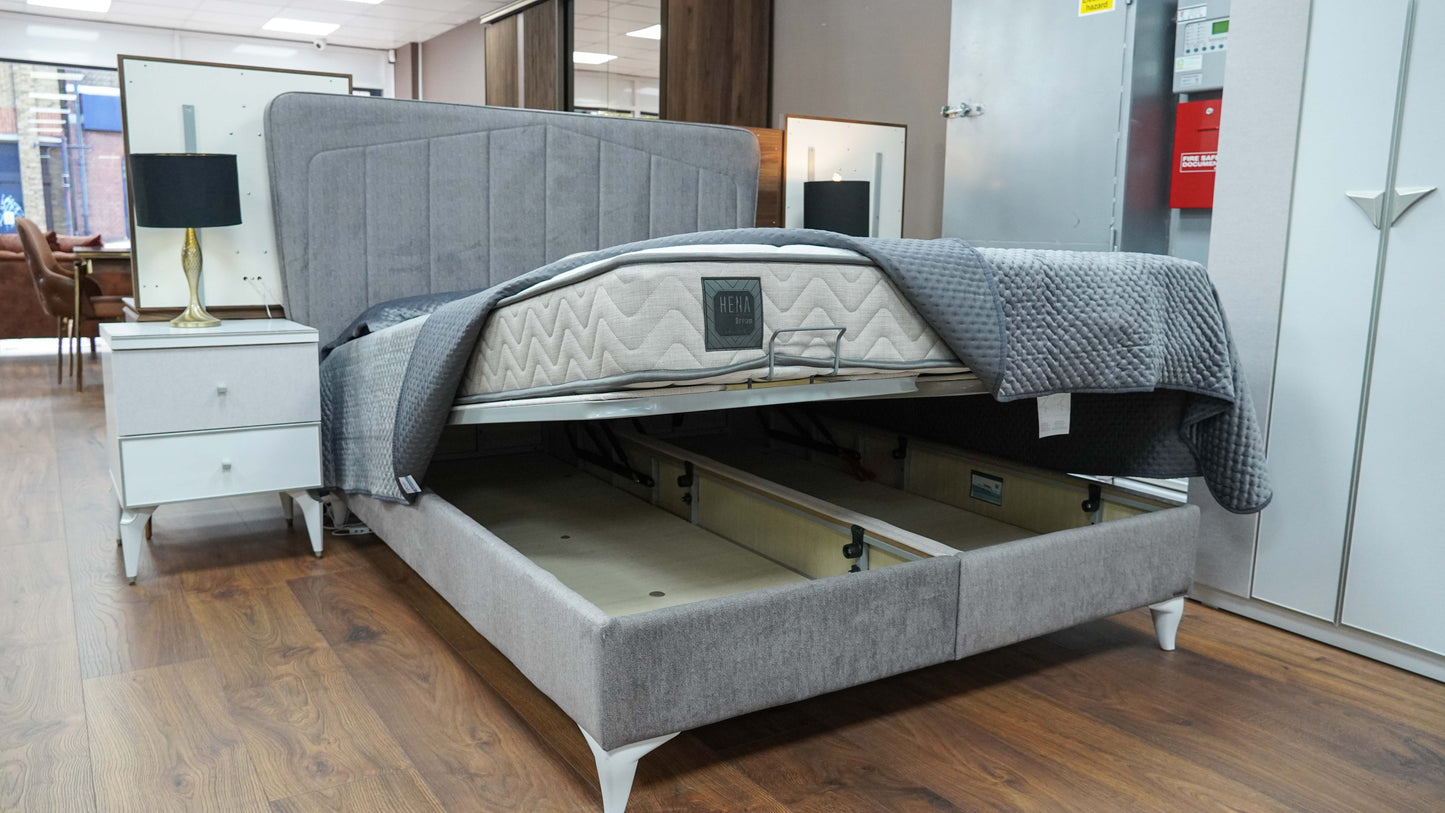 Leny Bedroom Set