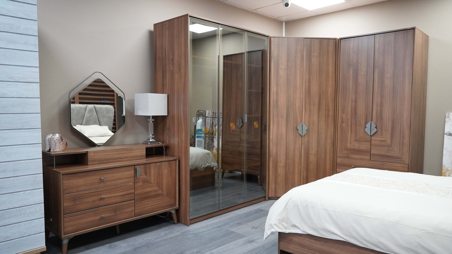 Loren Bedroom Set